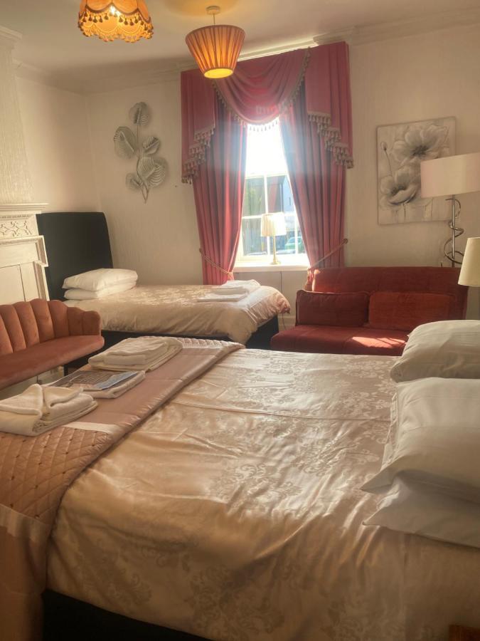 Parlors Hall Hotel Бриджнорт Екстериор снимка